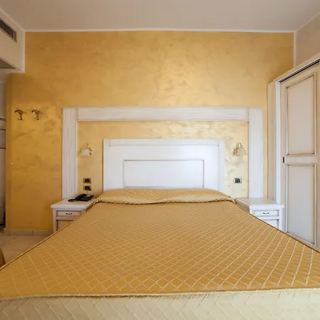 Diplomat Palace Hotel 4*