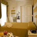 Diplomat Palace Отель Римини