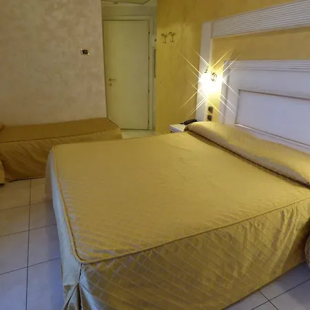 ディプロマット パレス