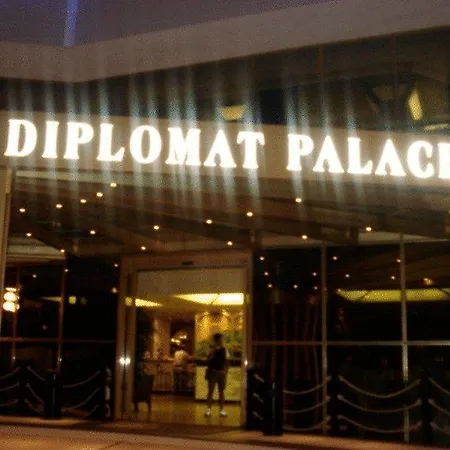 Diplomat Palace Римини
