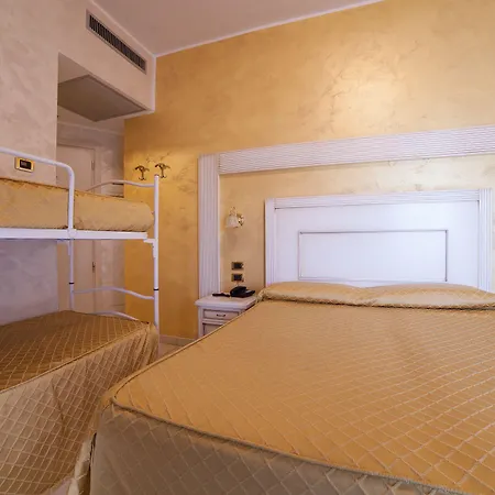 Diplomat Palace Отель