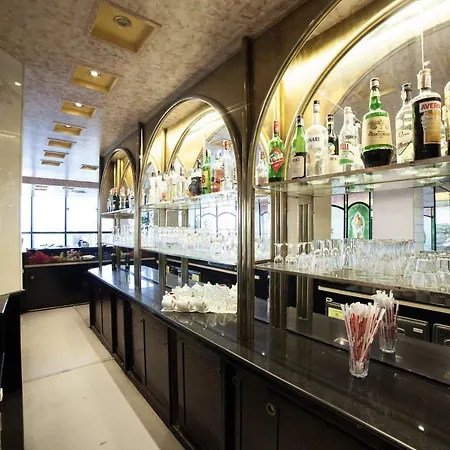 ディプロマット パレス