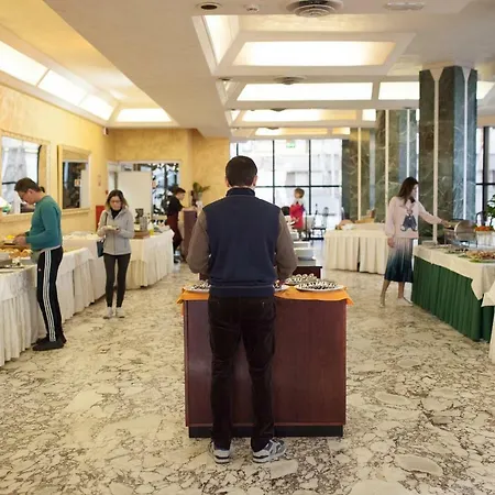 Diplomat Palace Отель Римини