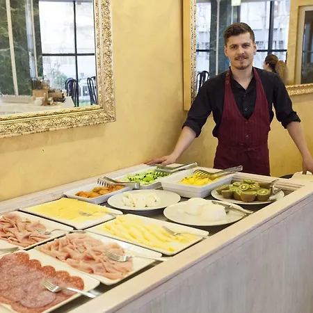 ディプロマット パレス 4*