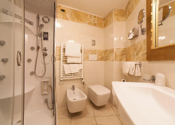 Отель Diplomat Palace 4*